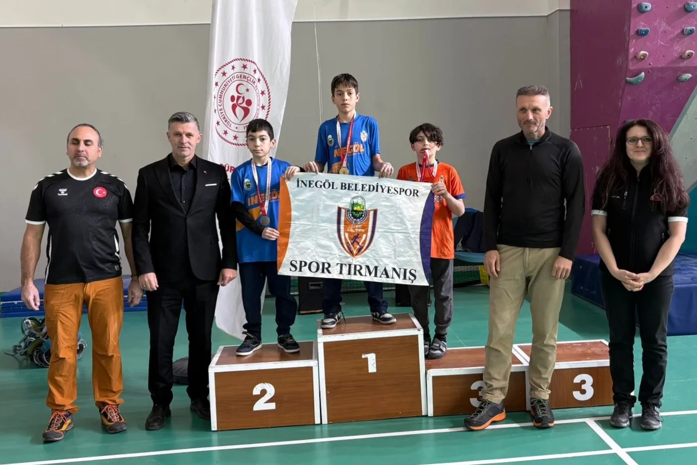 İneg&ouml;l Belediyespor spor tırmanışta rakipsiz