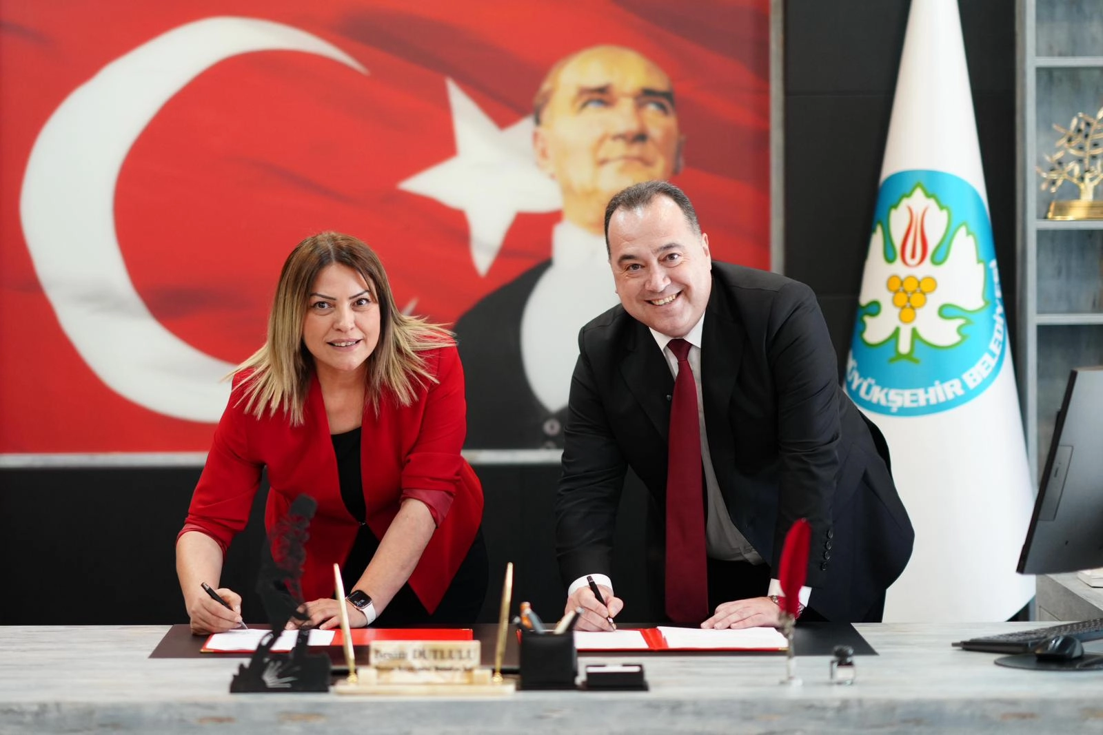 Manisa B&uuml;y&uuml;kşehir&rsquo;den iş&ccedil;ilere prim ve eğitim m&uuml;jdesi