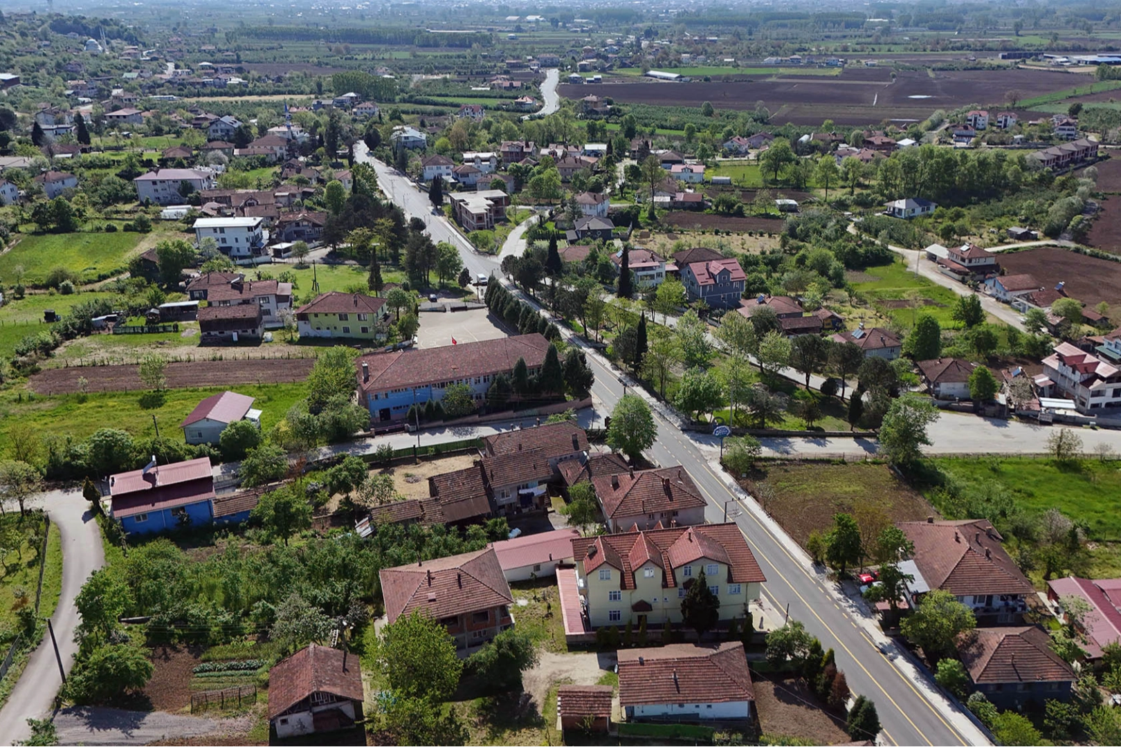 Sakarya Akyazı&rsquo;nın 3 mahallesi sıcak asfaltta buluştu
