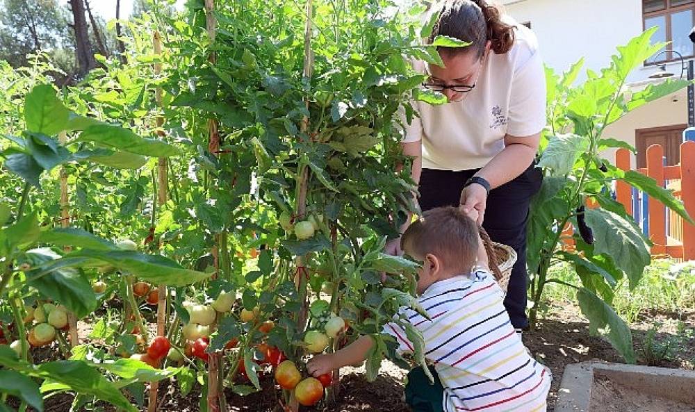 Başkan &Ccedil;er&ccedil;ioğlu'nun &Ouml;nc&uuml;l&uuml;ğ&uuml;nde Otizm Destek Merkezlerinde İlk Ders Doğa Sevgisi