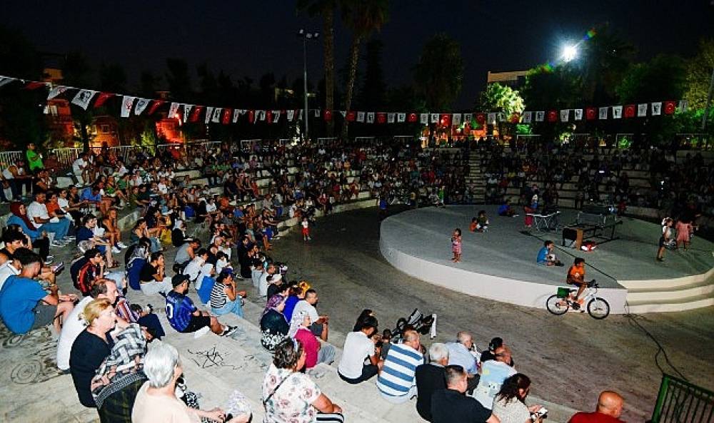 Bornova'da Yaz akşamları A&ccedil;ık Hava Sinemasıyla şenleniyor