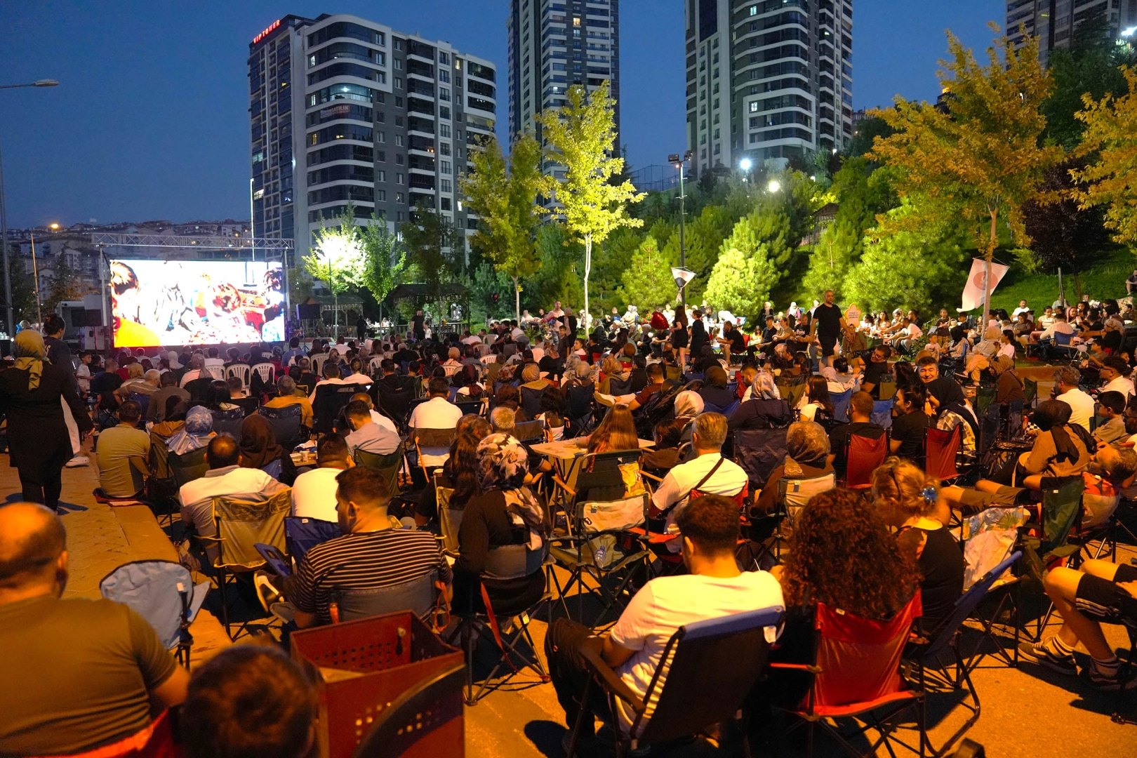 Ankara Ke&ccedil;i&ouml;ren'de a&ccedil;ık hava sinema keyfi