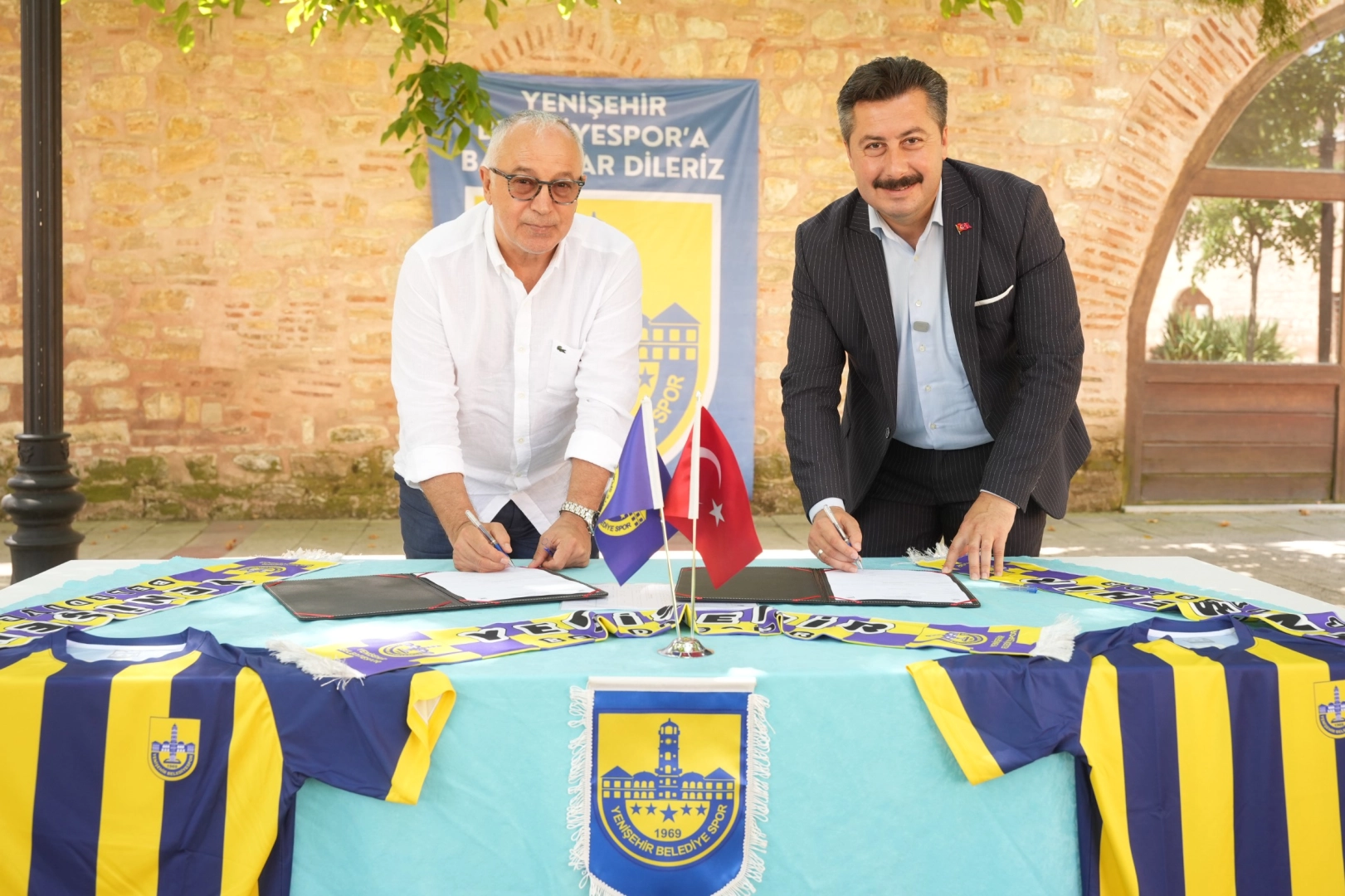 Bursa Yenişehir Belediyespor 3. Lig i&ccedil;in tecr&uuml;beli isimle anlaştı