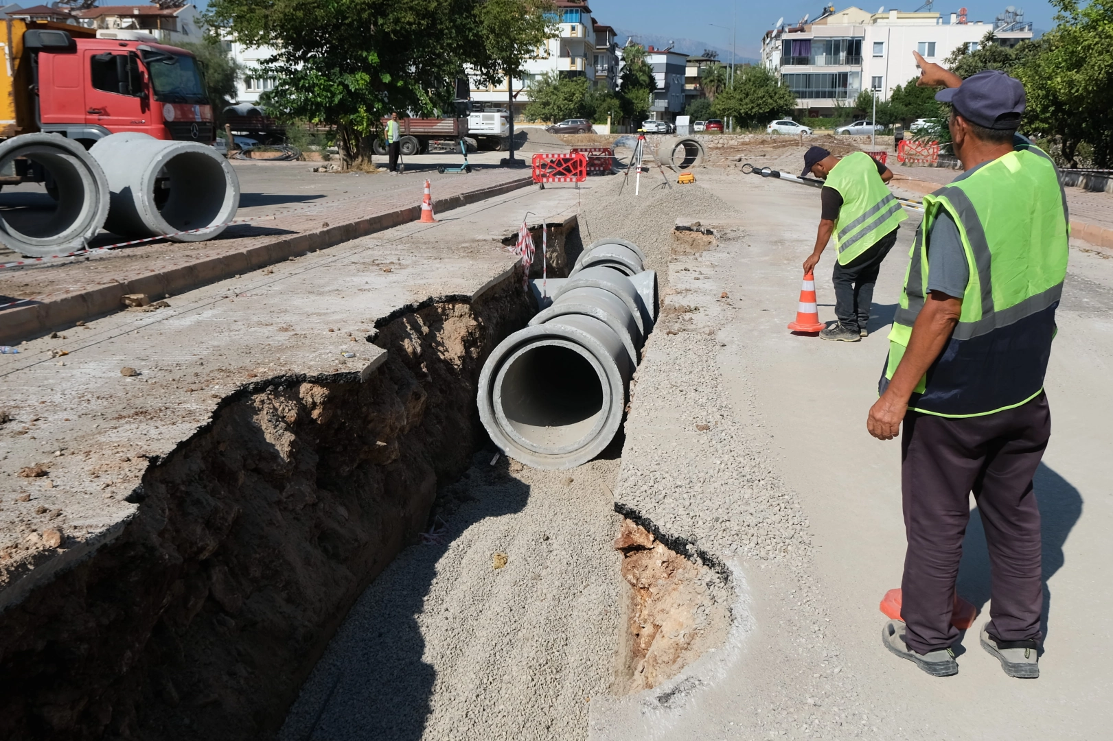 Antalya&rsquo;nın yağmur suyu altyapısı g&uuml;&ccedil;leniyor