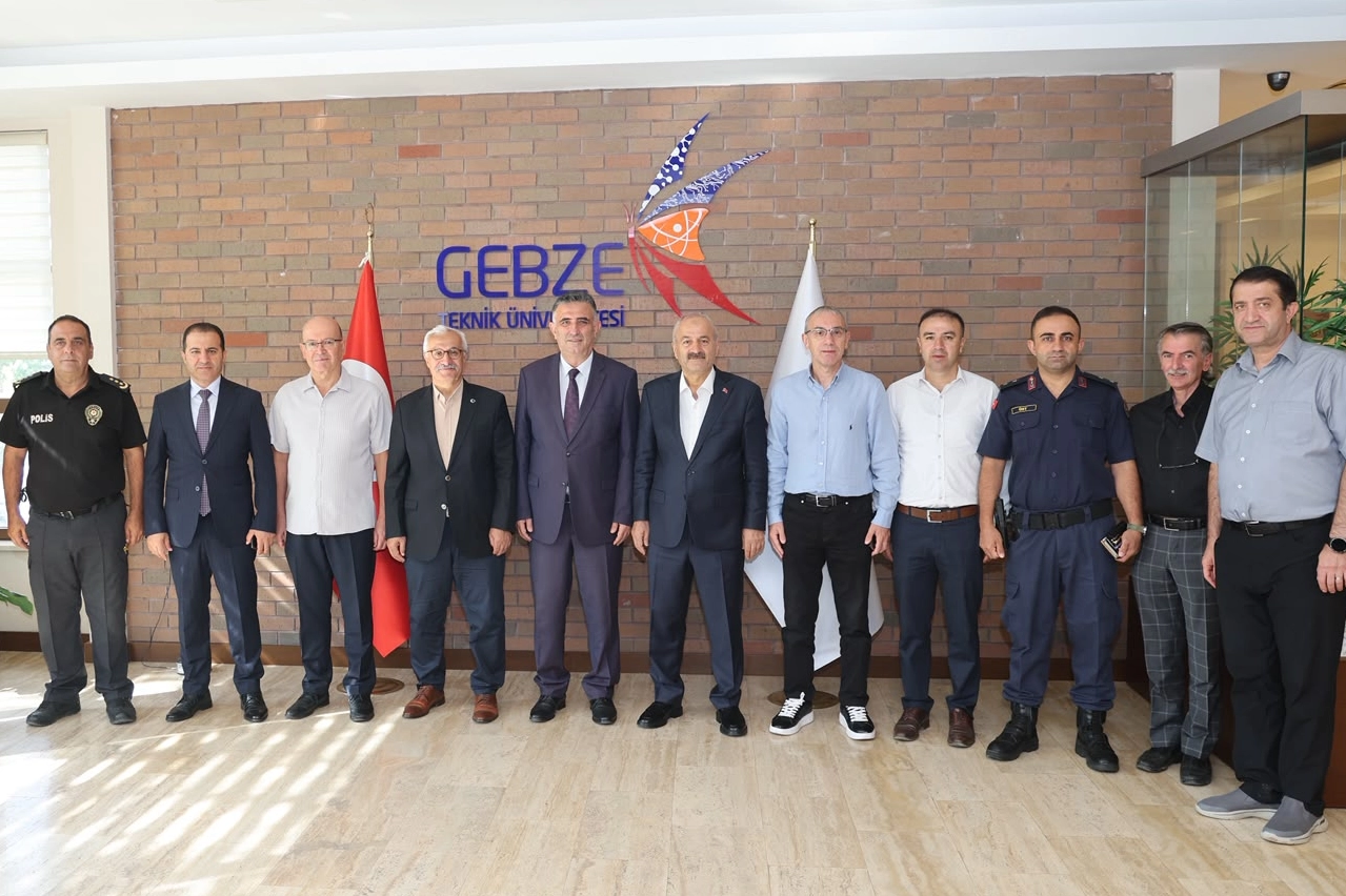 Gebze'de Başkan B&uuml;y&uuml;kg&ouml;z'den Rekt&ouml;r Mantar&rsquo;a 'hayırlı olsun' ziyareti
