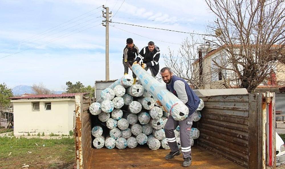B&uuml;y&uuml;kşehir'den hortum ve yağıştan zarar g&ouml;ren &ccedil;ift&ccedil;iye sera naylonu desteği