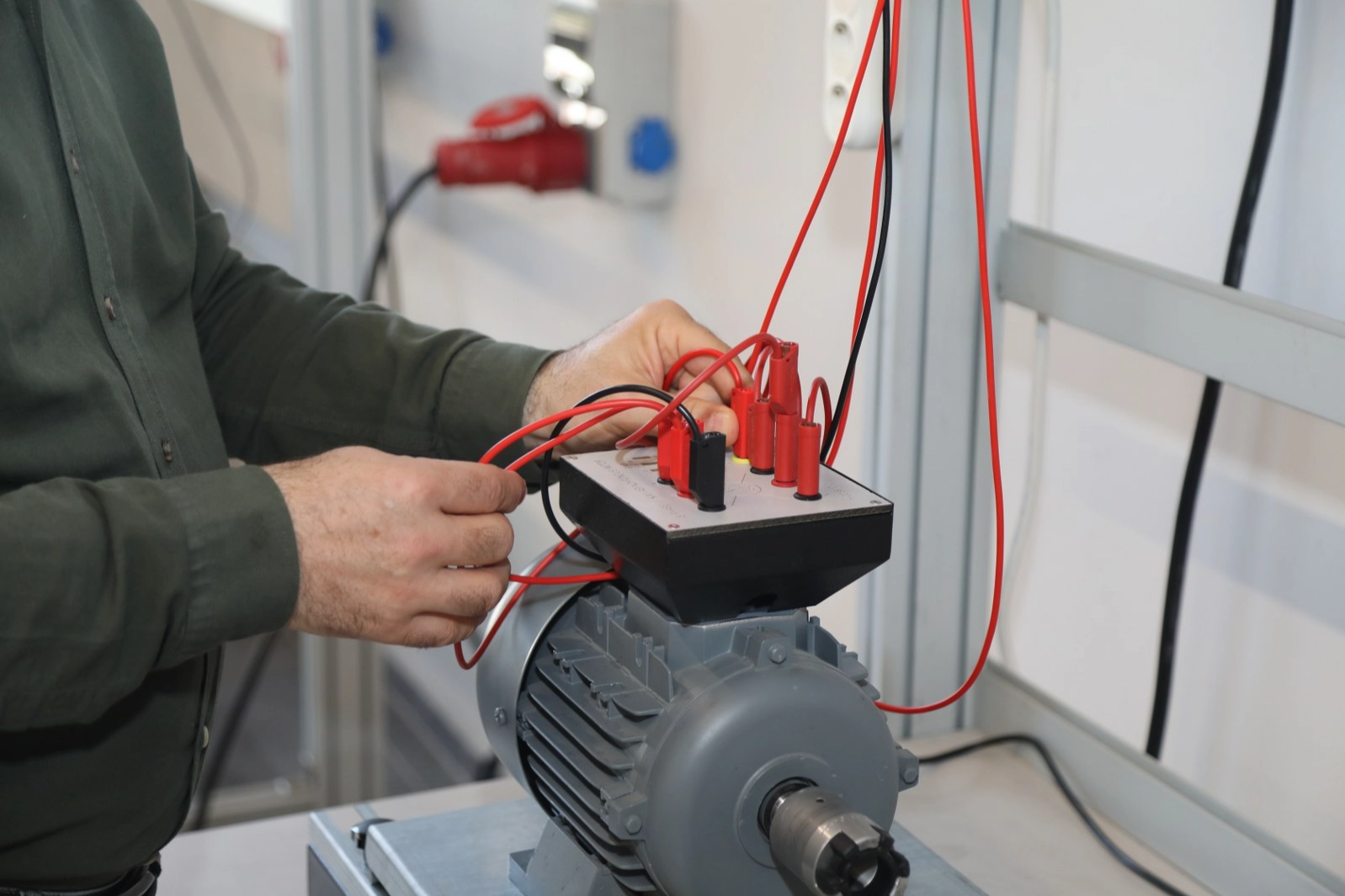 Bursa Teknik &Uuml;niversitesi asans&ouml;r buluşuna Avrupa Patenti