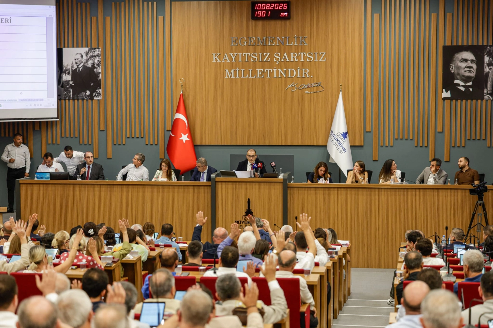 İzmir&rsquo;de yatırımlar hız kesmiyor