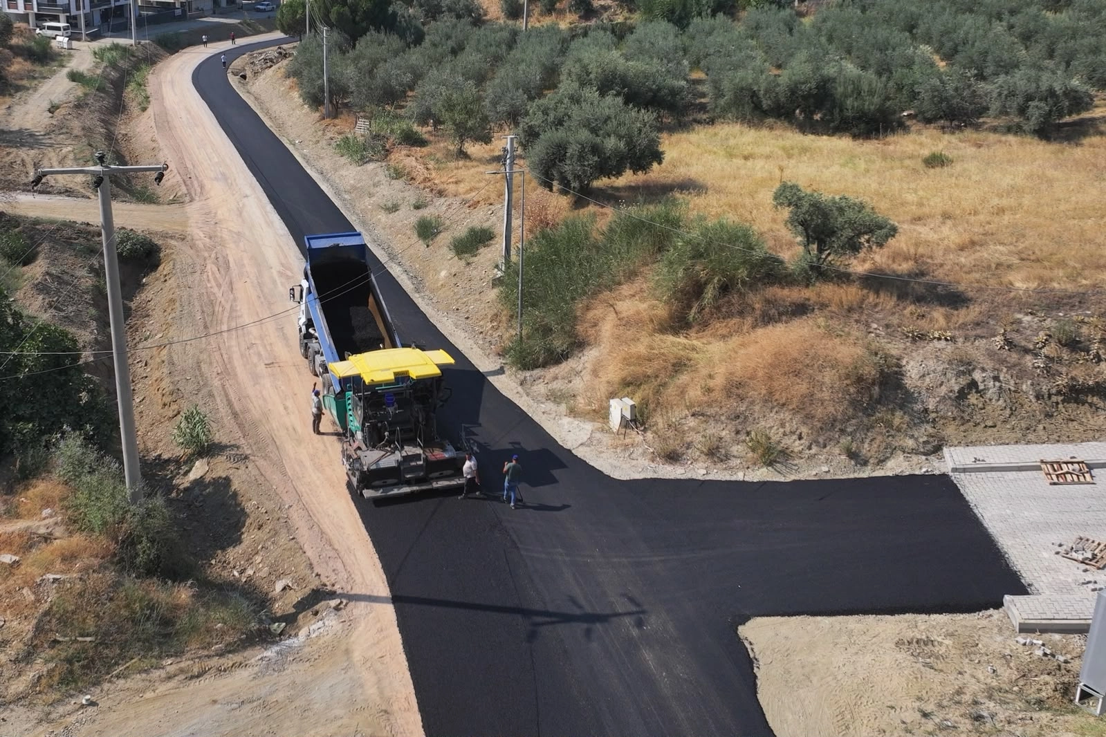 Manisa Turgutlu&rsquo;nun kırsalında ulaşım konforu artıyor