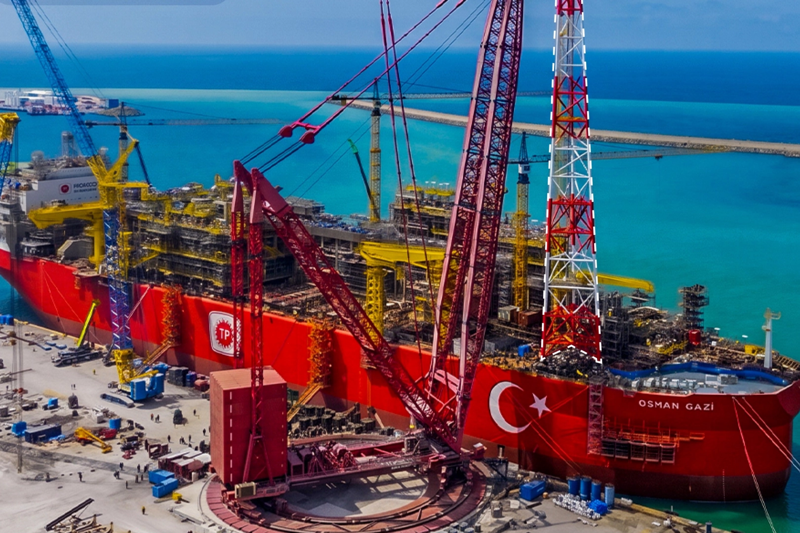 Osman Gazi i&ccedil;in kritik aşama! 260 tonluk Alev Kulesi yerine yerleştirildi