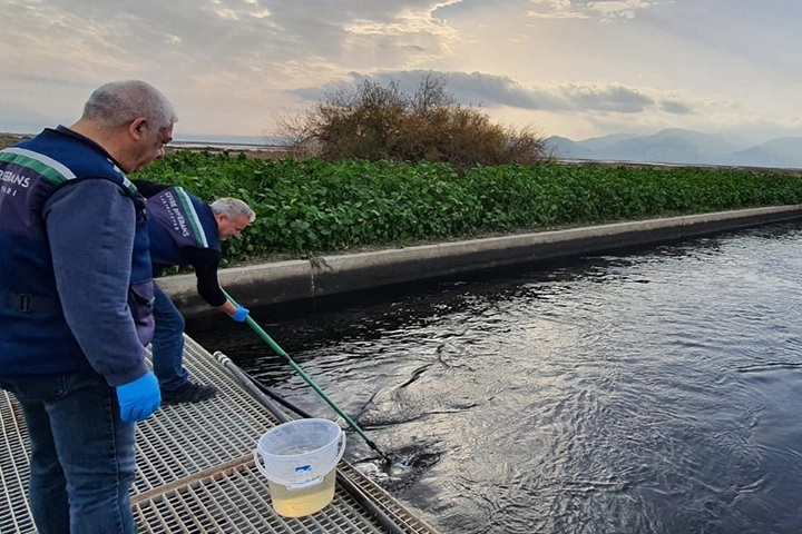Gediz'de &ccedil;evre kıyımına ge&ccedil;it yok!