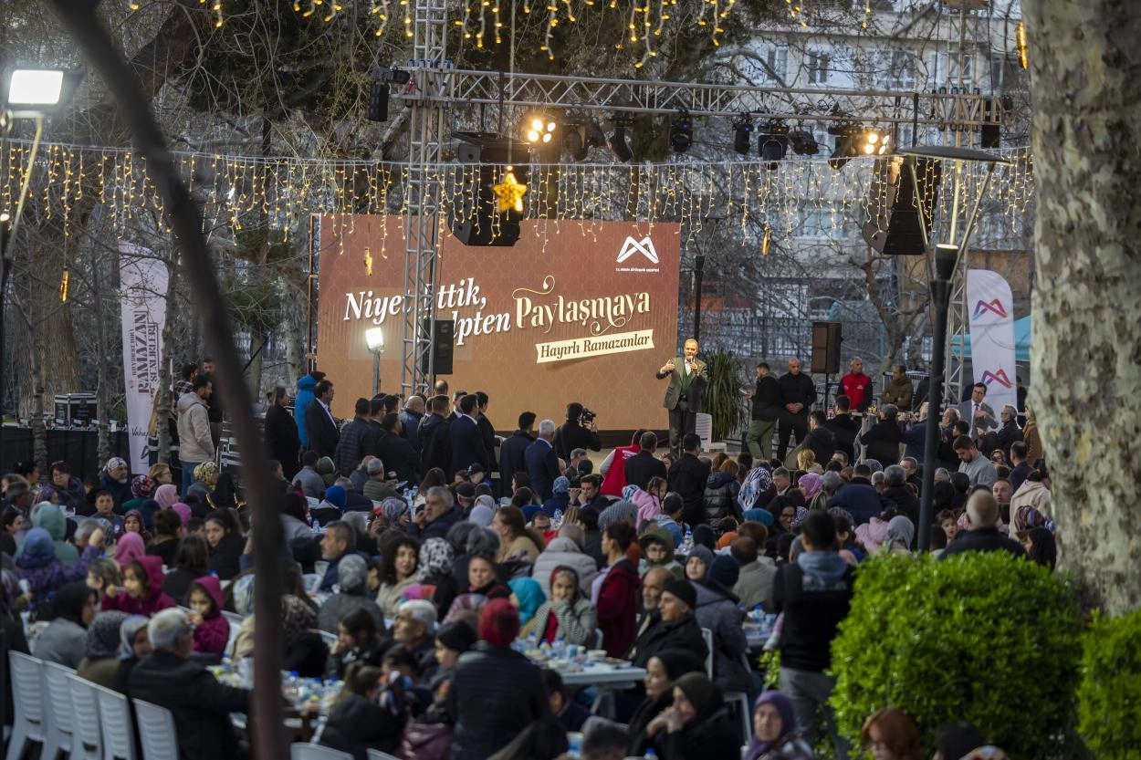 Mersin Mut&rsquo;ta iftar sofrasında halk bir araya geldi