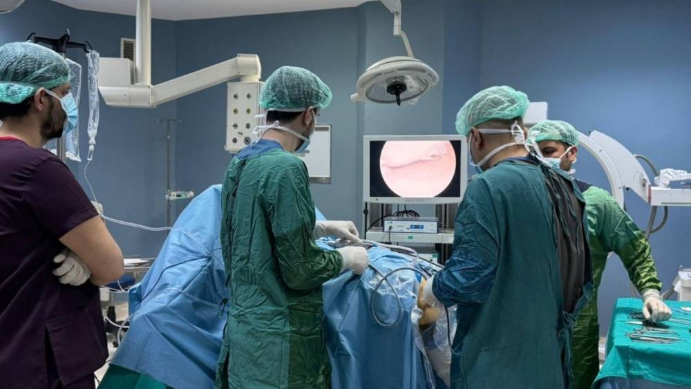 Kahta Devlet Hastanesi&rsquo;nde artroskopik menisk&uuml;s ameliyatı yapıldı 