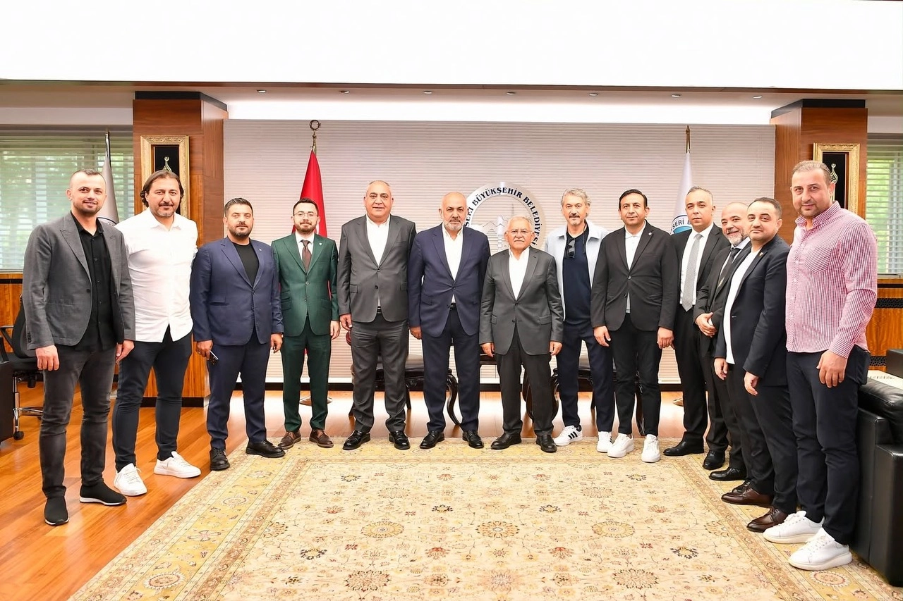 Kayserispor'un yeni y&ouml;netiminden B&uuml;y&uuml;kkılı&ccedil;'a ziyaret