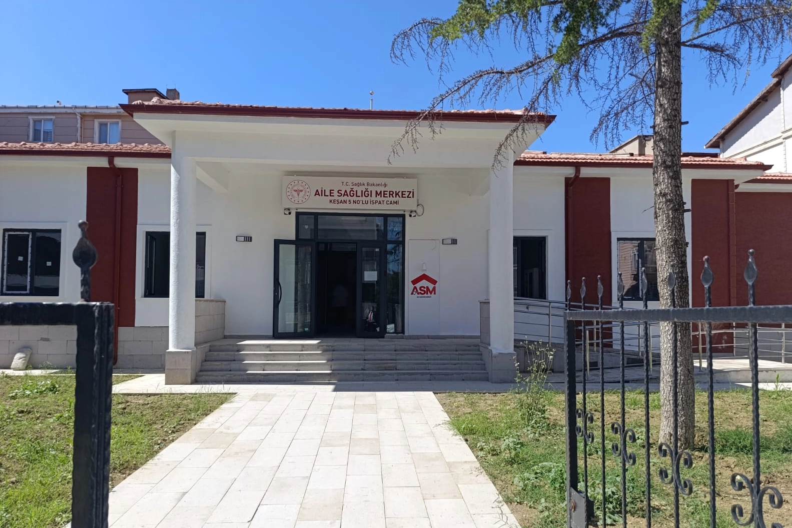 Edirne Keşan'da aile hekimliği yeni binasında hizmete a&ccedil;ıldı