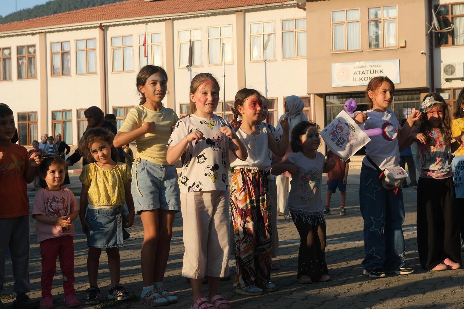 Sakarya Taraklı'da &ccedil;ocuklarla 'Gezgin' buluşma