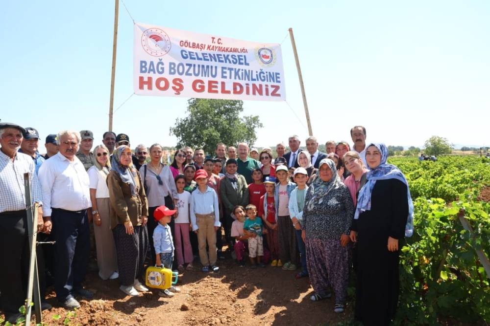 G&ouml;lbaşı&rsquo;nda Bağ Bozumu şenlikleri başladı 