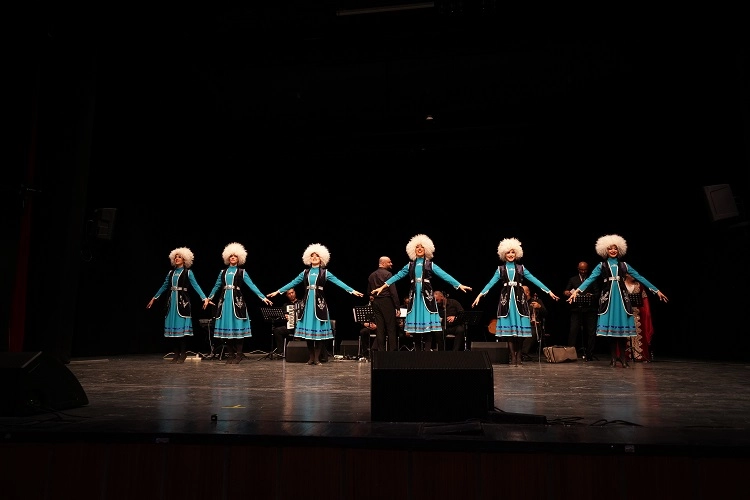 Kafkas r&uuml;zgarı Kayseri'de esti