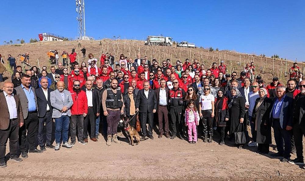 Milli Ağaçlandırma Günü'nde Keçiören'de Fidanlar Toprakla Buluştu