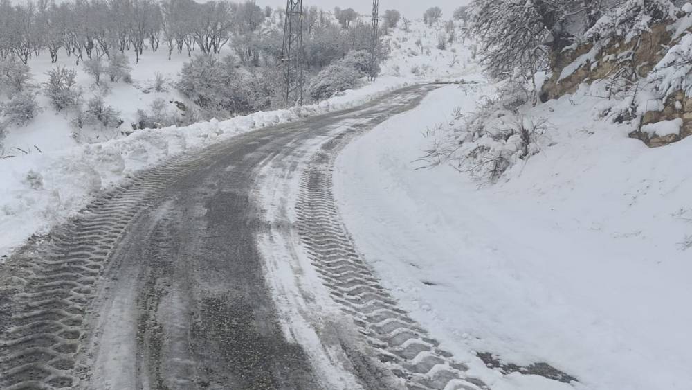 G&ouml;lbaşı&rsquo;nda yoğun kar nedeniyle eğitime 1 g&uuml;n ara verildi  