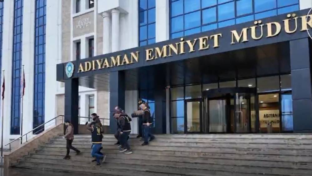 Adıyaman Kapcami Mahallesi&rsquo;nde İşyerinden Hırsızlık: 3 Ş&uuml;pheli Tutuklandı  - Videolu Haber