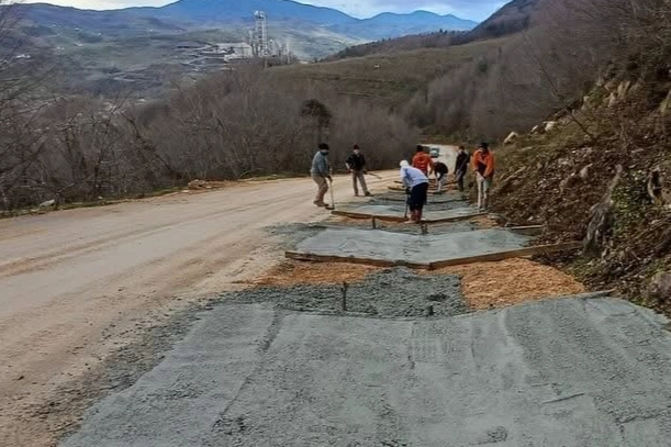 D&uuml;zce'nin Sarıkaya K&ouml;y&uuml;&rsquo;nde beton V kanal &ccedil;alışması