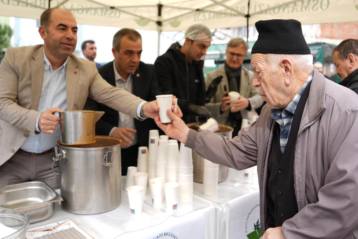 Bursa Osmangazi&rsquo;de Cuma bereketi paylaşıldı