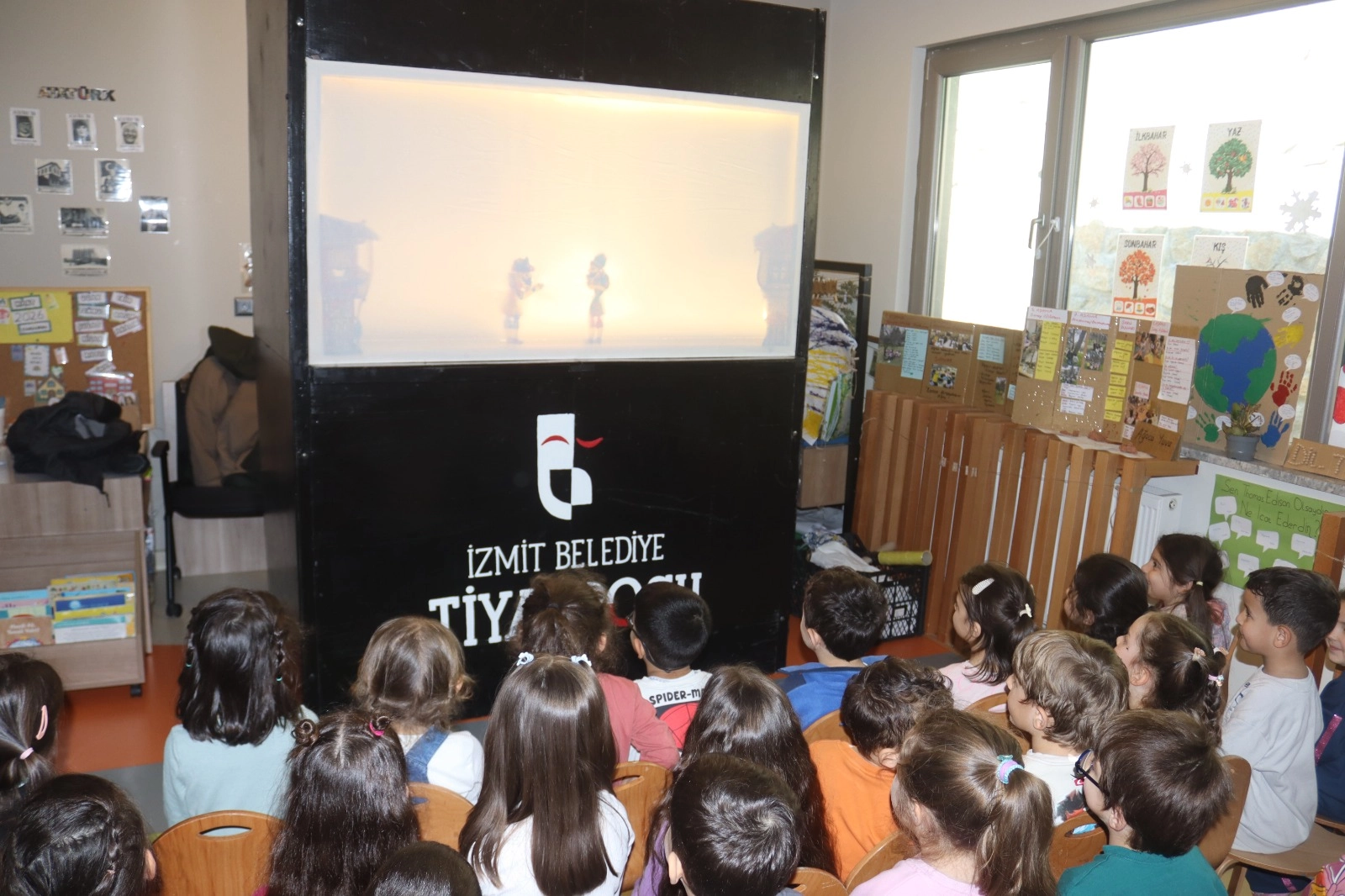 G&uuml;l&uuml;mse &Ccedil;ocuk'tan miniklere Karag&ouml;z&ndash;Hacivat s&uuml;rprizi