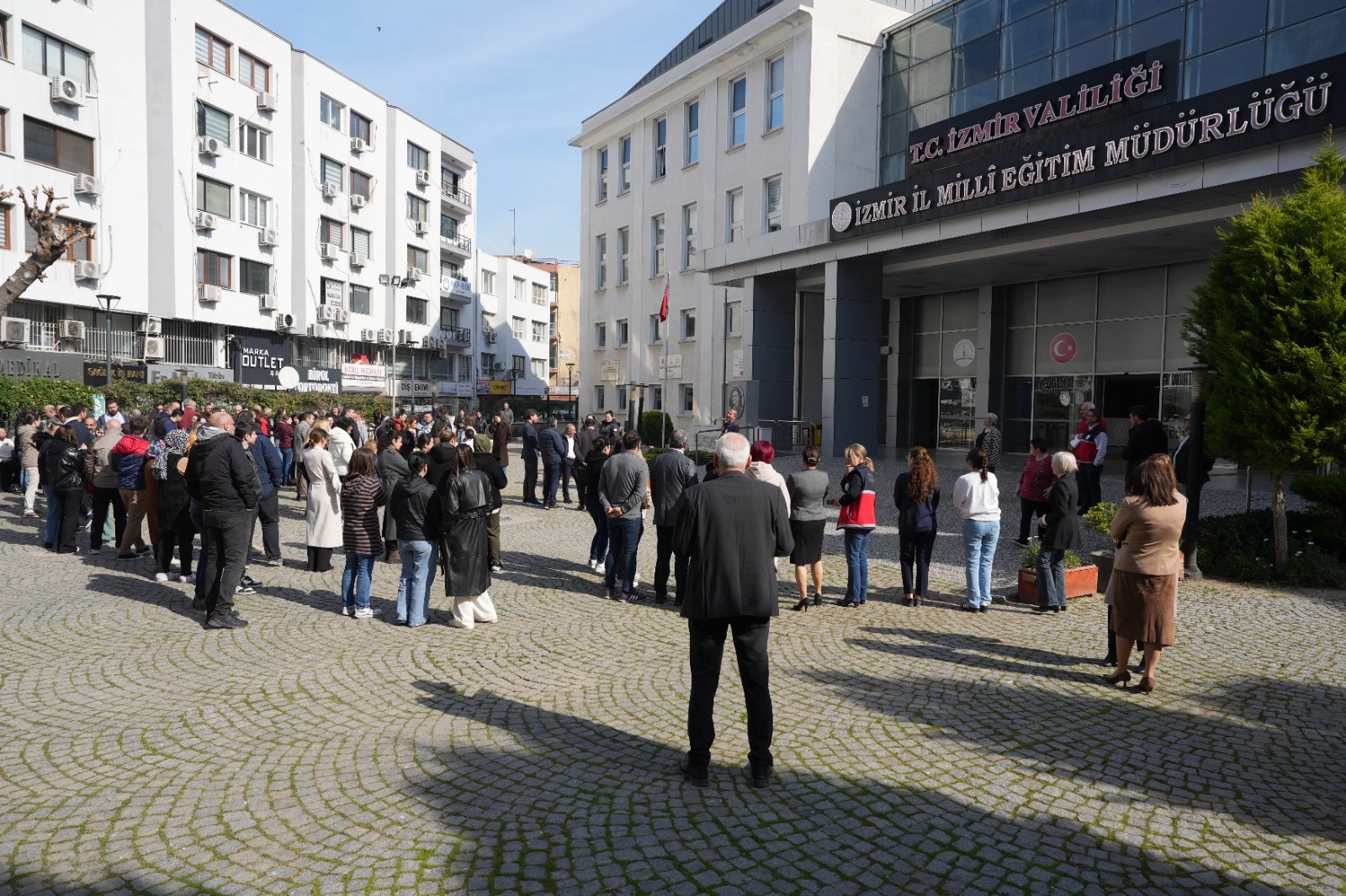 İzmir İl Milli Eğitim'de tahliye tatbikatı ger&ccedil;ekleştirildi