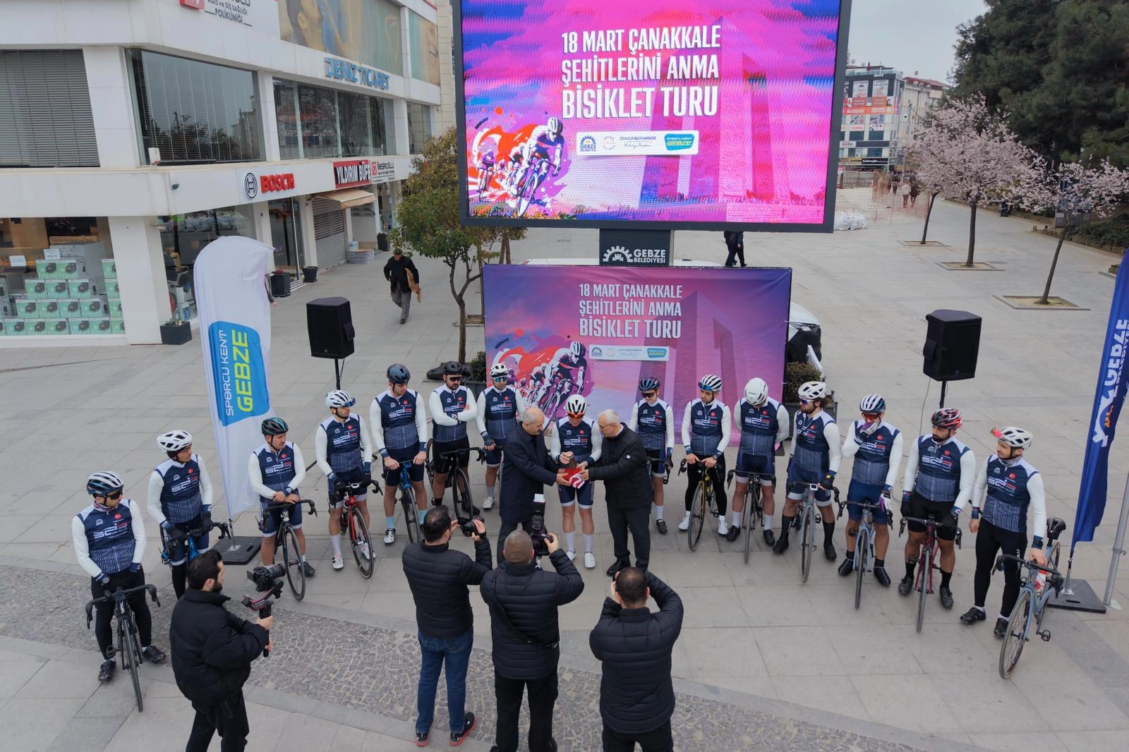 Kocaeli&nbsp;Gebze&rsquo;den &Ccedil;anakkale&rsquo;ye 450 kilometrelik vefa yolculuğu