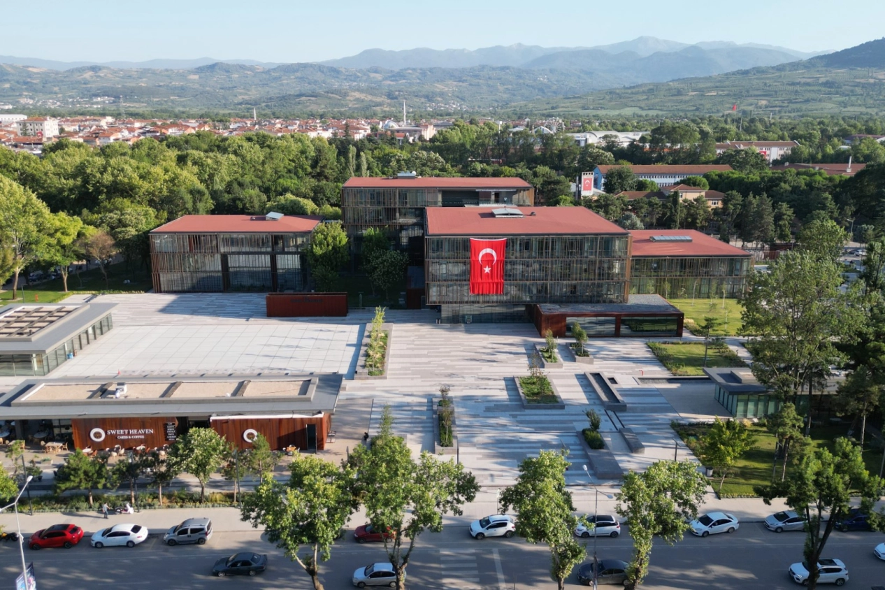 Bursa İneg&ouml;l Belediyesi bayrama hazır