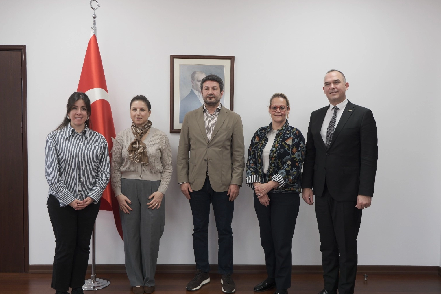T&uuml;rk tekstilinin k&uuml;resel rekabet yolculuğu UTİB&rsquo;de ele alındı