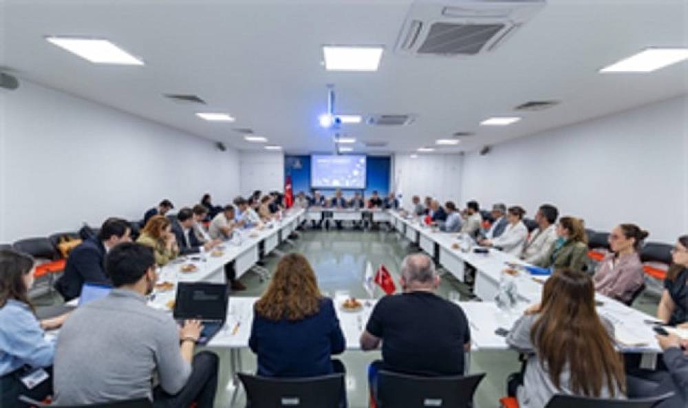 İzmir enerjide d&uuml;ğmeye bastı