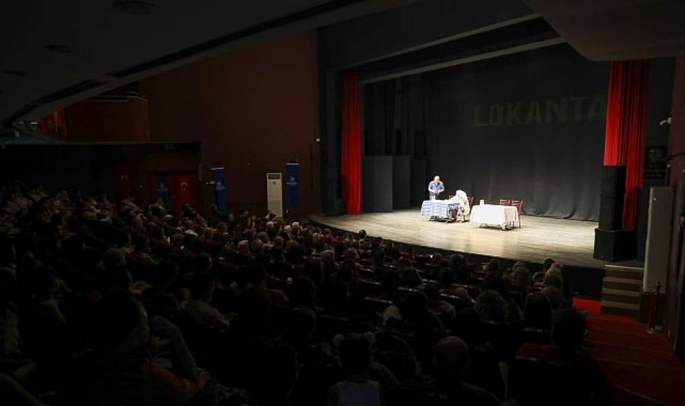 Başkan &Ccedil;er&ccedil;ioğlu Vatandaşları Tiyatro ile Buluşturdu