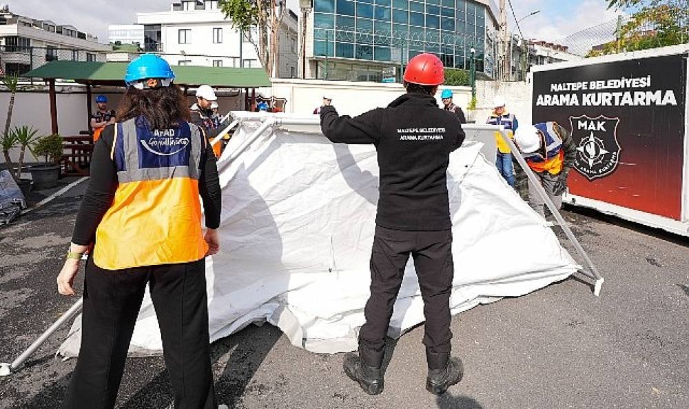 Maltepe'de afetlere karşı seferberlik s&uuml;r&uuml;yor: 800 mahalle afet g&ouml;n&uuml;ll&uuml;s&uuml; sahada