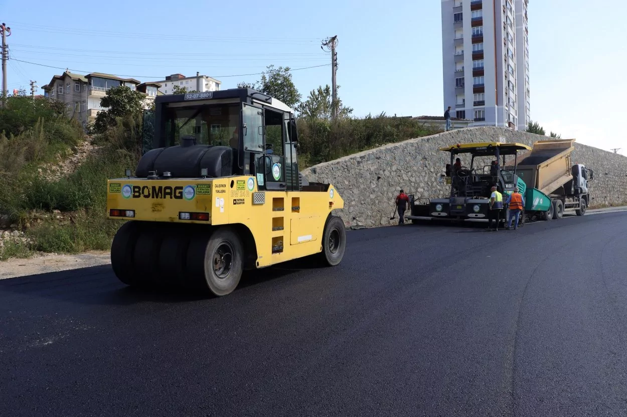 Ordu Fatsa&rsquo;da asfalt mesaisi devam ediyor