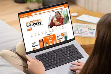 Stelios, easyJet ile havayolu sekt&ouml;r&uuml;n&uuml; ele ge&ccedil;irmişti... Şimdi de online alışveriş devlerine meydan okuyor