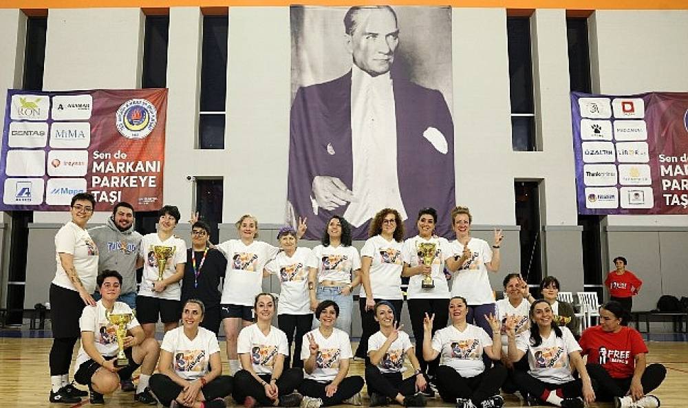 &Ccedil;ankayalı Kadınlardan Dostluk Ma&ccedil;ında Eşitlik Mesajı