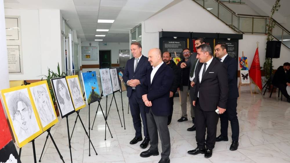 Vali Varol&rsquo;dan d&ouml;nem sonu etkinlikleri kapsamında Şehit Yiğit Ali &Ccedil;avuş Anadolu Lisesi&rsquo;ne ziyaret 