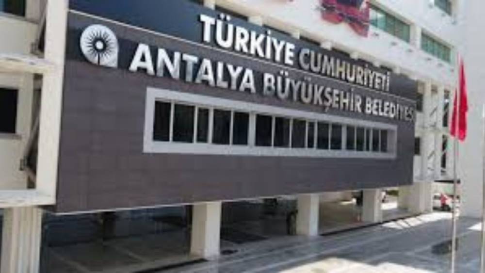 Antalya B&uuml;y&uuml;kşehir Belediyesi&rsquo;ne y&ouml;nelik operasyonda 14 g&ouml;zaltı 