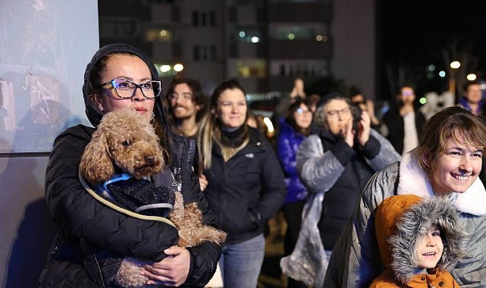 Nil&uuml;fer'de caz r&uuml;zgarı esiyor