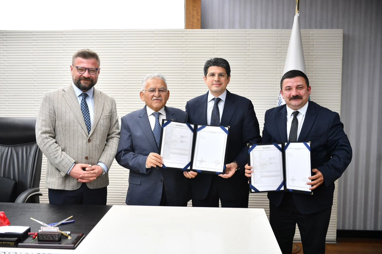 Kayseri B&uuml;y&uuml;kşehir'den Erciyes'e dev dağ kızağı tesisi