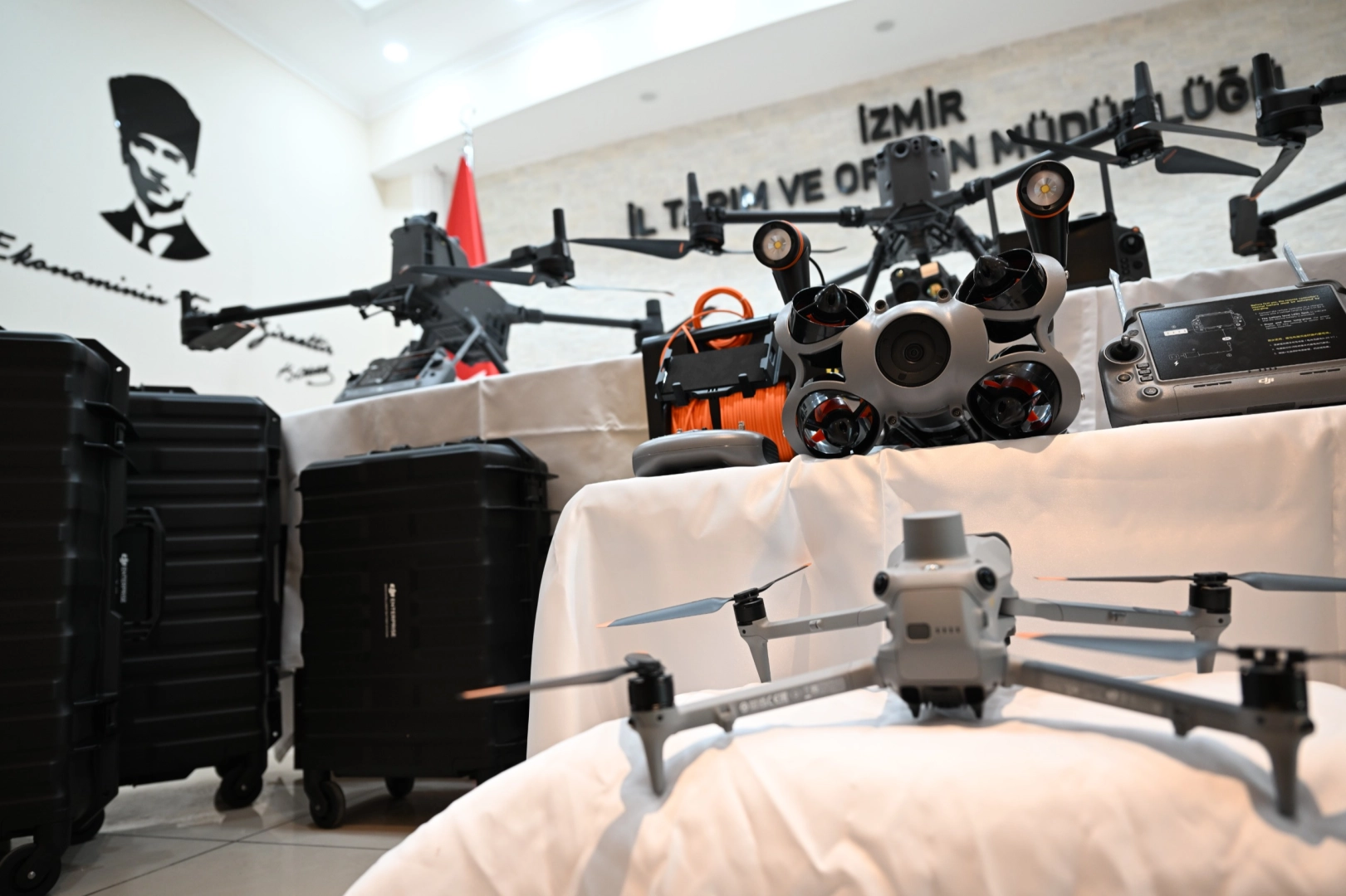 İzmir'de su &uuml;r&uuml;nleri denetimlerinde dijital d&ouml;nem... İlk drone operasyonunda ka&ccedil;ak avcılık yakalandı