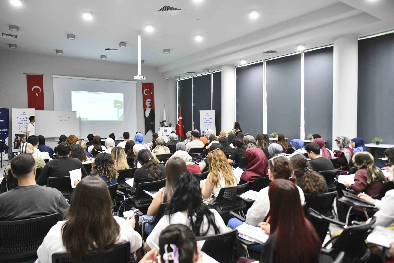 Ankara'da &ouml;ğretmen adaylarına &uuml;cretsiz sınav kampı