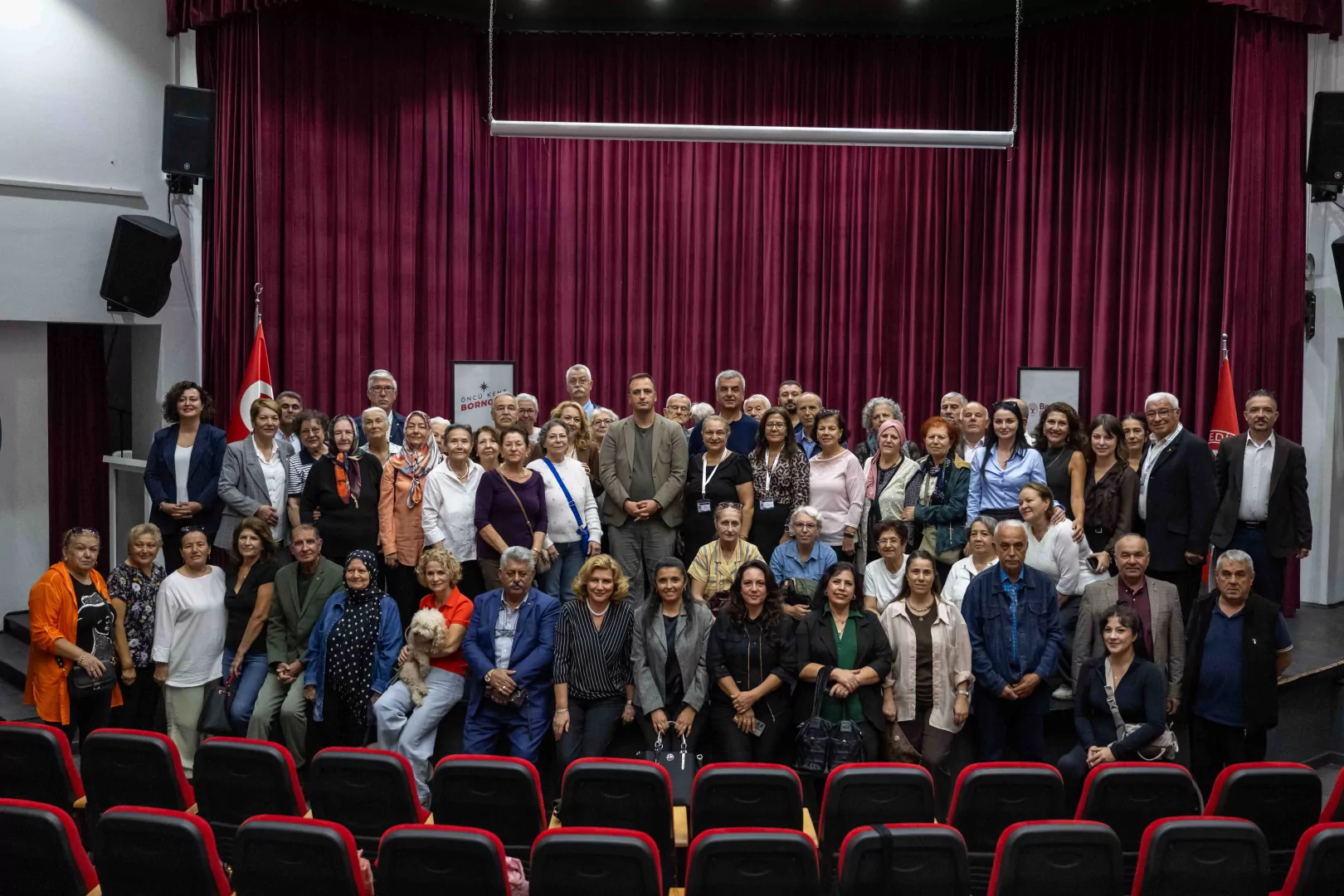İzmir'de Bornova 3. Yaş &Uuml;niversitesi yeni d&ouml;neme başladı