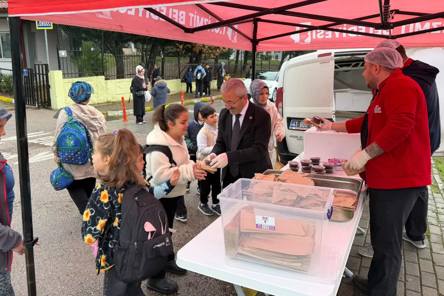 İzmit'te 'Beslenme Saati' &uuml;&ccedil; okulda &ouml;ğrencilerle buluştu