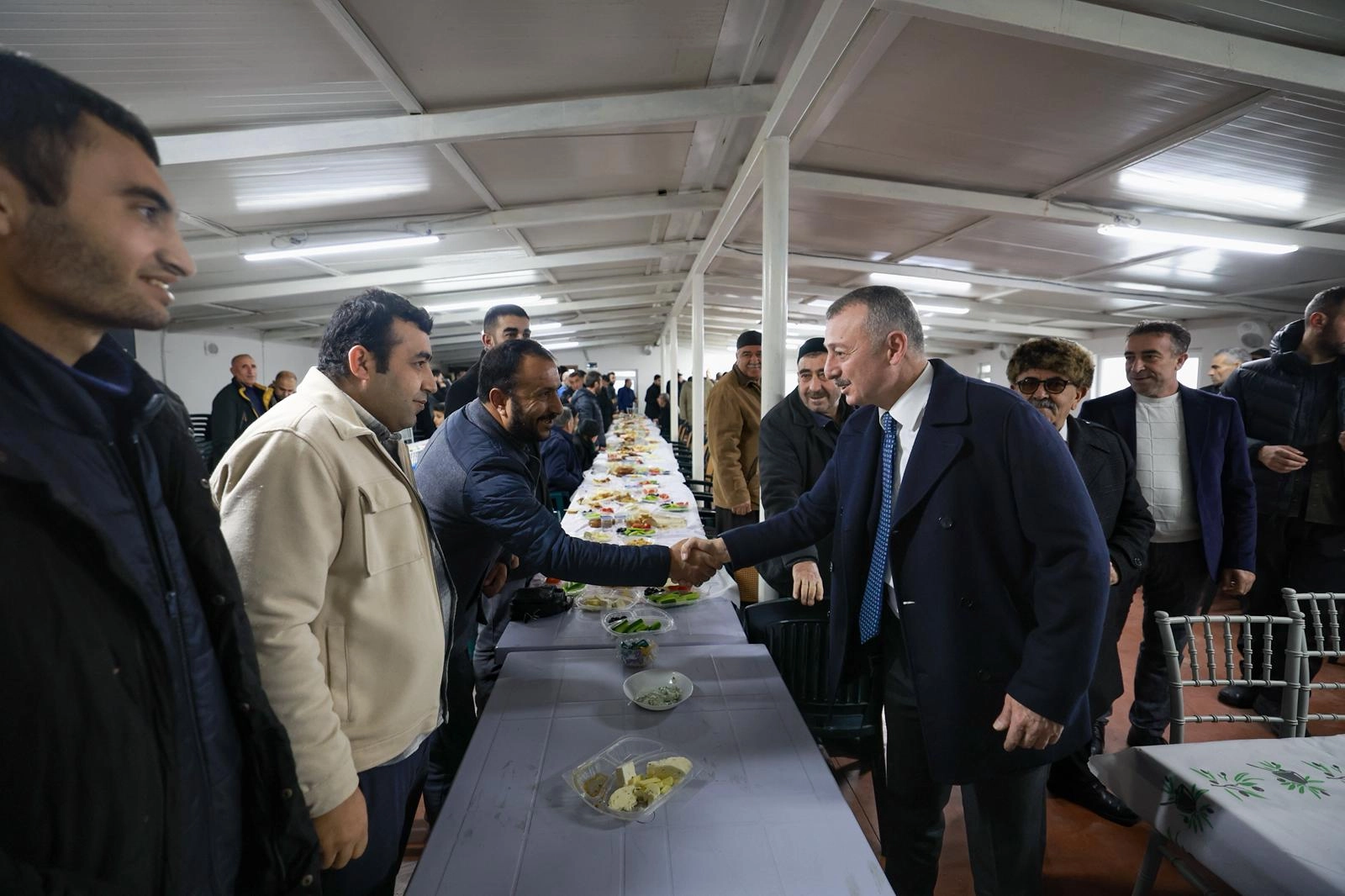 Kocaeli'de Başkan B&uuml;y&uuml;kakın&rsquo;a Vanlılardan sıcak karşılama