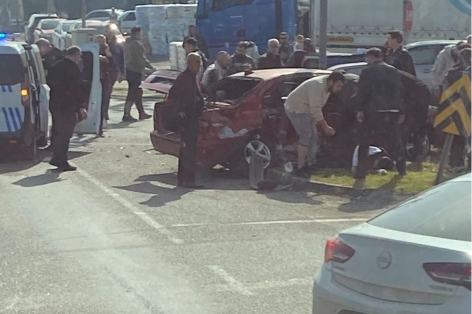 D&uuml;zce Olimpiyat Kavşağı&rsquo;nda trafik kazası: 1 yaralı