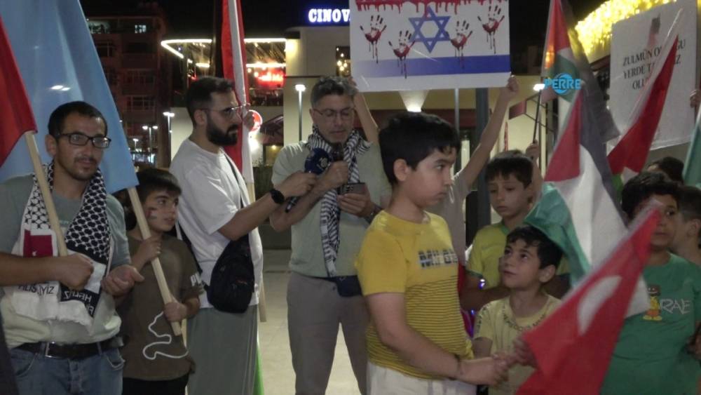 &lsquo;Boykot N&ouml;beti&rsquo;nde 6. hafta: G&ouml;n&uuml;ll&uuml;ler Filistin i&ccedil;in Adıyaman Kent Meydan&rsquo;da buluştu  - Videolu Haber