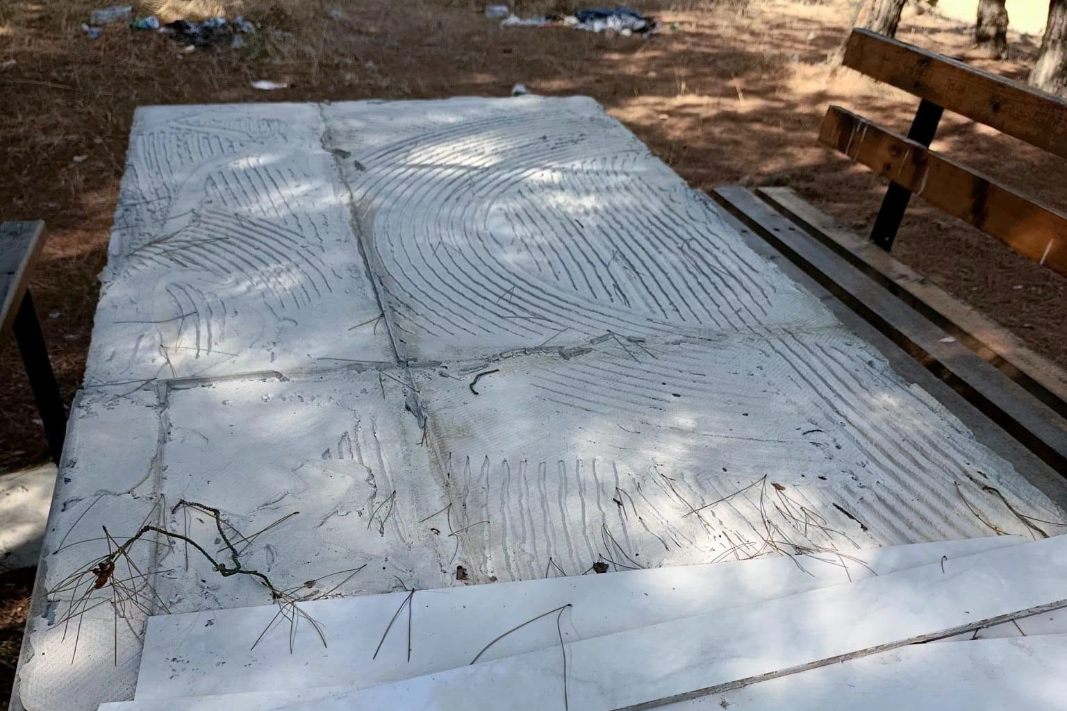 İpsala'da b&uuml;y&uuml;k saygısızlık! Sultank&ouml;y Barajı'ndaki piknik alanının fayansları &ccedil;alındı!